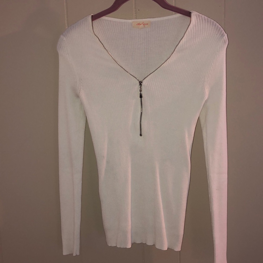 Zip sweater/blouse